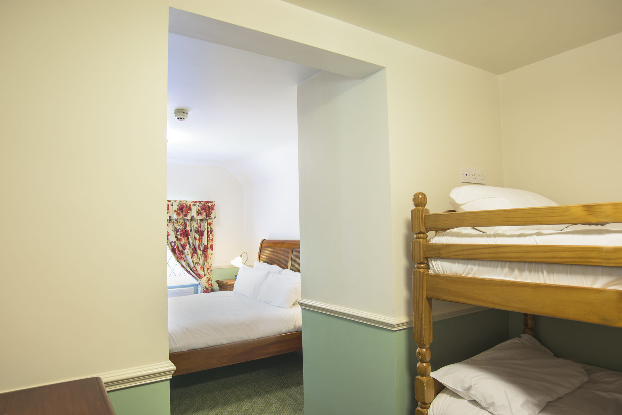 Newby Bridge Hotel Екстериор снимка